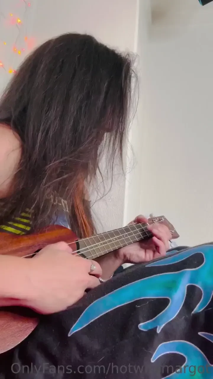 When the infamous dickchibbles challenges you to dueling banjos on 