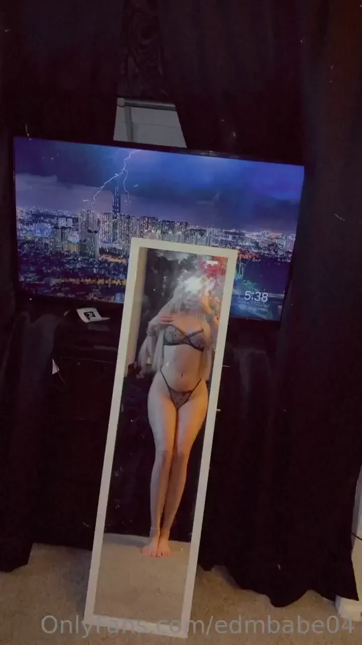 This vid would be better with someone s hand wrapped around my neck 