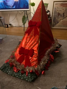 Ce sera ma version pyramid head de noel m me si je serai en retard je