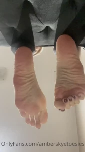 Dangling these big soles