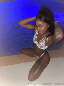 Who needs sleep when i m around