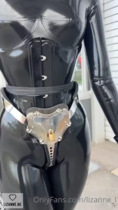 Oh the irony with a cock dangeling from my collar i cannot have some