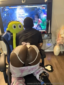 Late night gaming check your dms to see me get smashed in these cute part 3