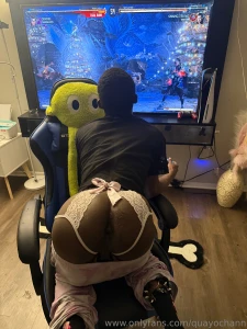 Late night gaming check your dms to see me get smashed in these cute part 6