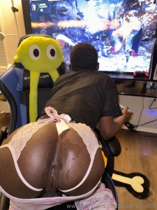 Late night gaming check your dms to see me get smashed in these cute part 2