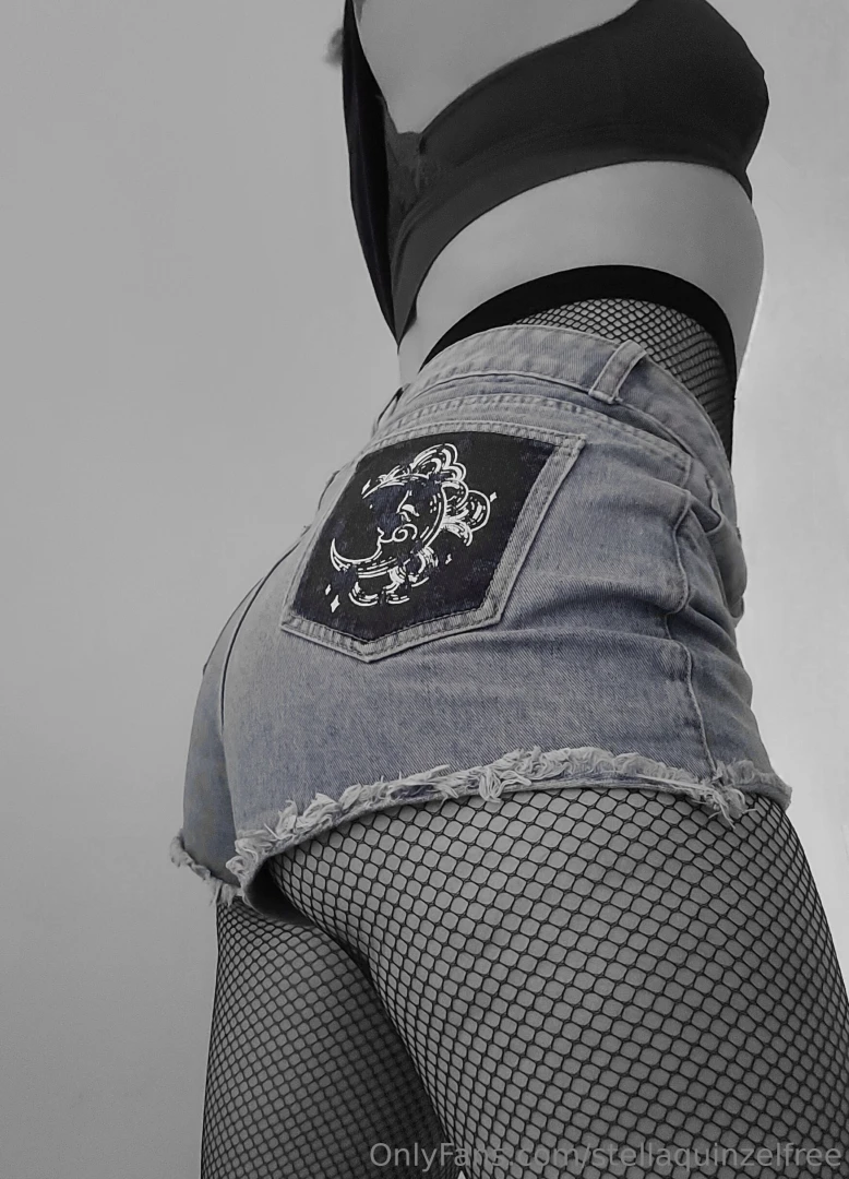 I just loooove fishnets 