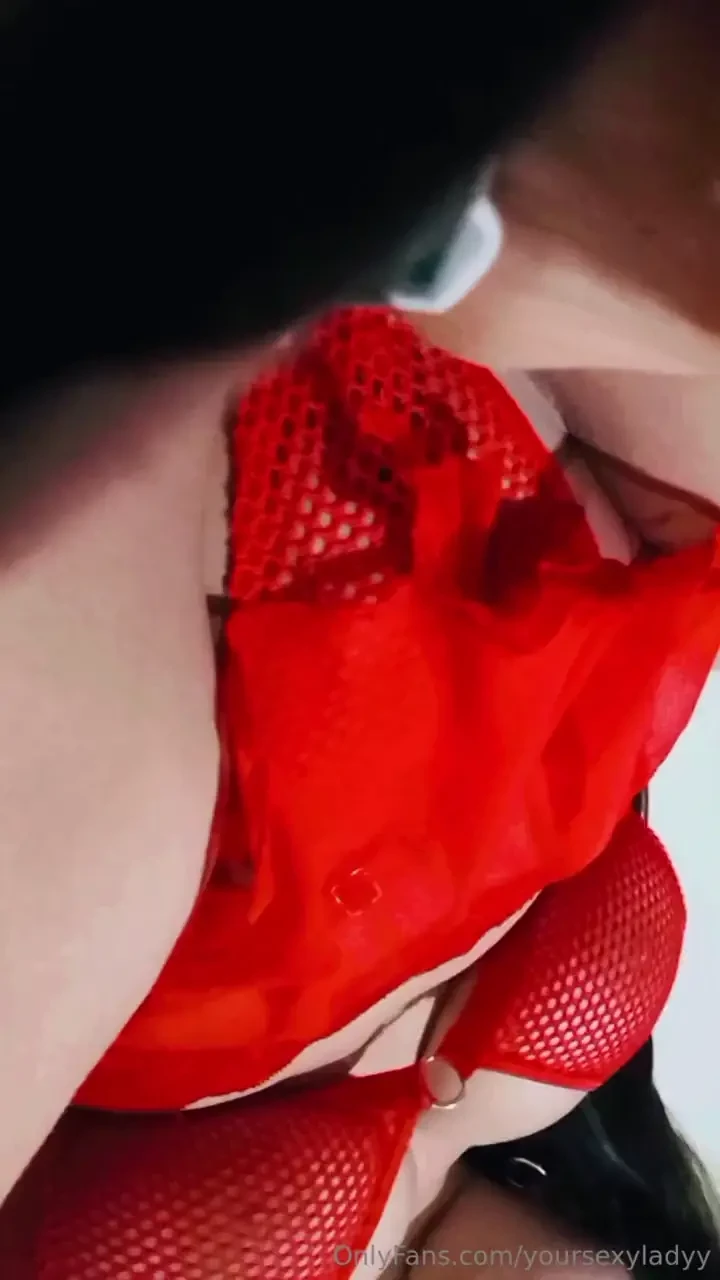 Baby if you send me a tip i can send you the best video privately 