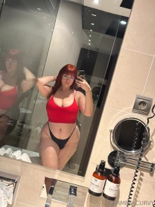 Saben que si dicen mi nombre tres veces frente al espejo aparezco