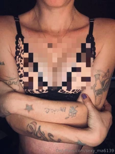 Do you love sexy petite pregnant bodies with tattoos come to my dms