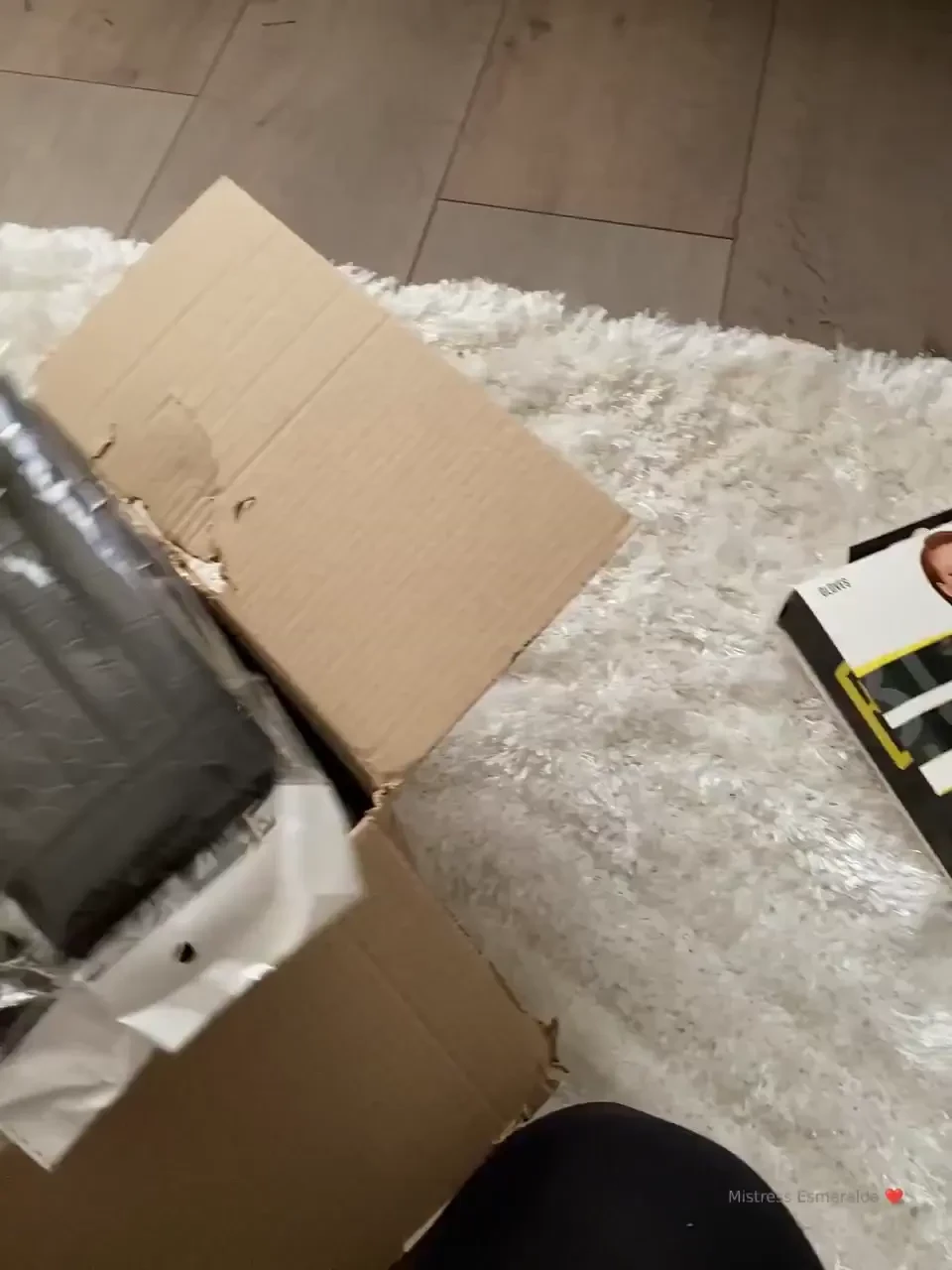 Oh my god i m so excited my throne gift package arrived today seems 