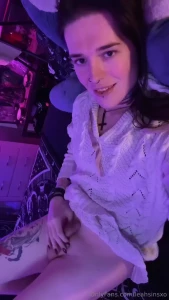 Just a small little clip of me lying here before i film some content
