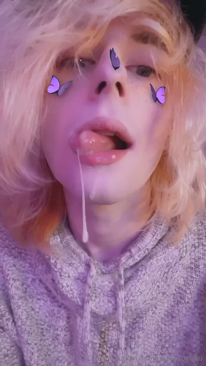 This femboy needs some cum gt lt 