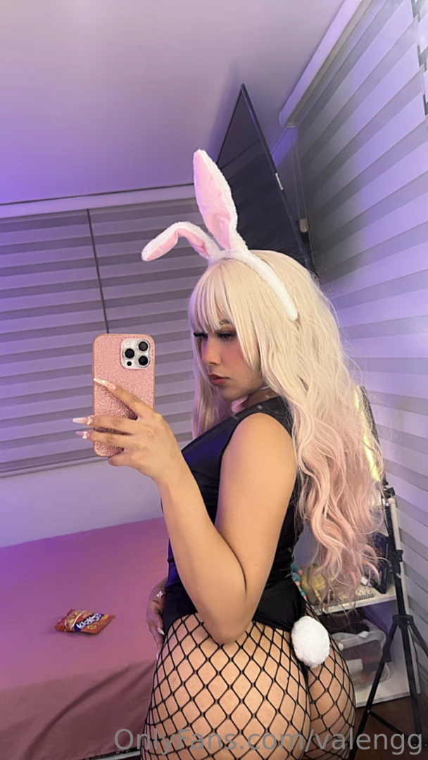 I wanna be the first thing u touch in the morning 