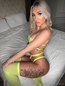 Fav outfit on me https onlyfans com alyssajessciax c2