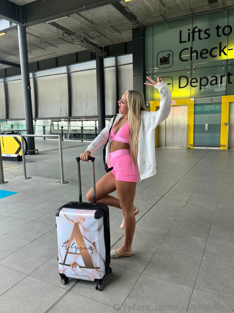 Get me back on holiday https onlyfans com alyssajessciax c2 