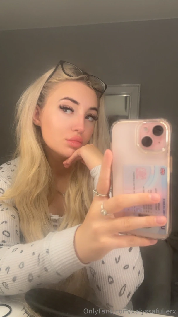 So bored right now x lets chat https onlyfans com alyssajessciax c2 