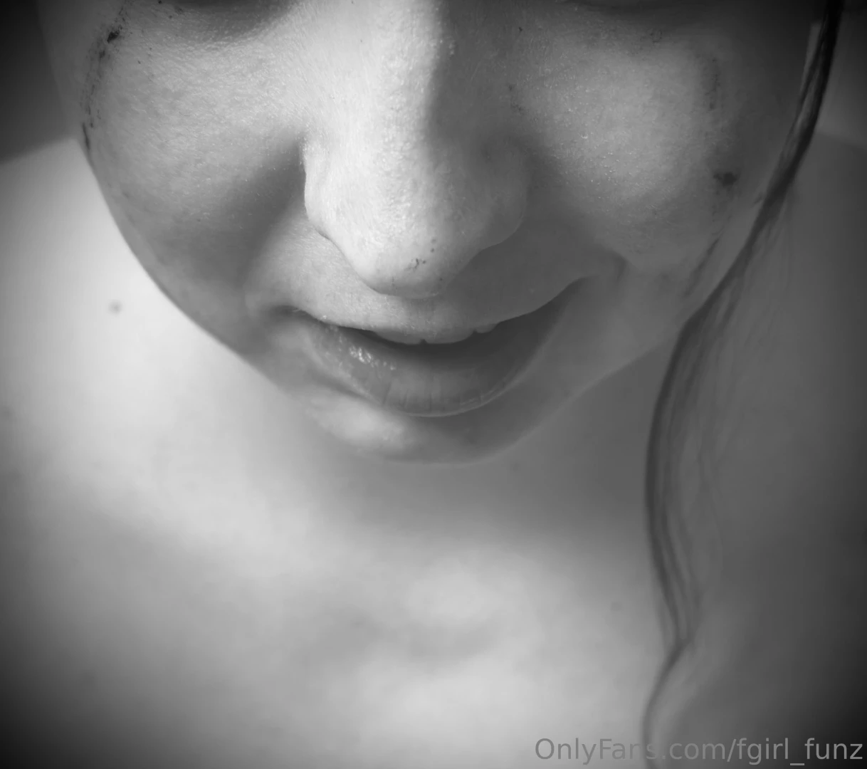 Want to watch mia suck his cock listen to her as their liquids mix in 