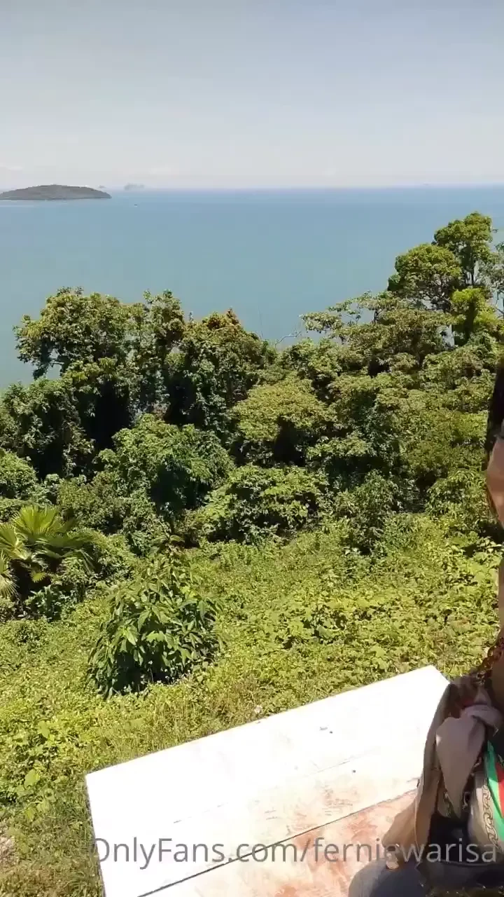 Fernie in acrophobia moment 