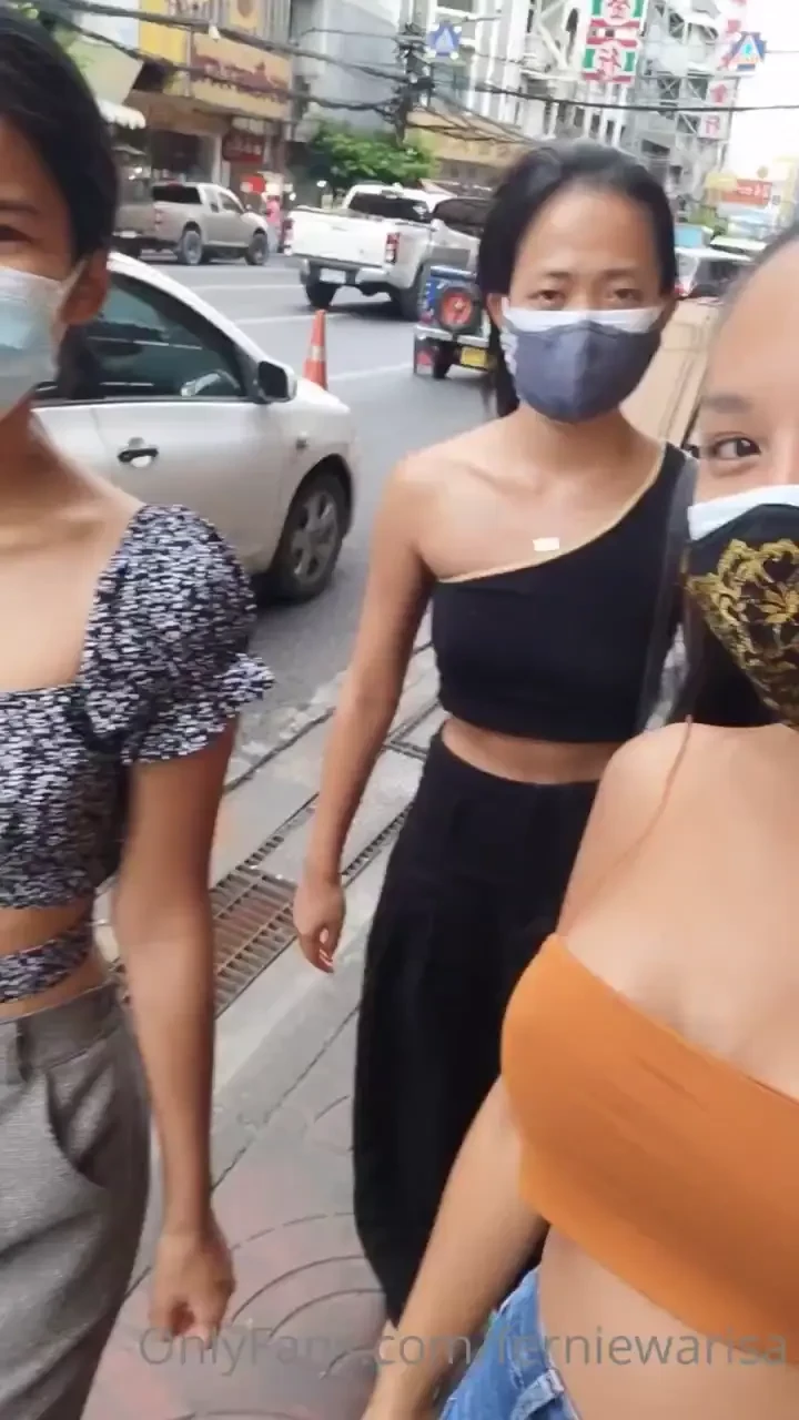 We re going to market to buy things for our shooting on 22th 