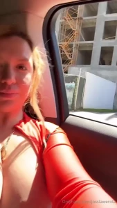 Que rico que mis tetas est n al aire libre si me vieras as que me dir