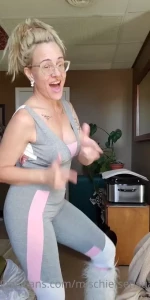 I love this song lol