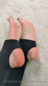 Don t my soles look so f ckable in stirrups i m active for vid calls