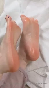 Doing vid calls for the rest of the evening lemme drain your balls