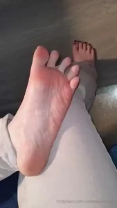 Lemme milk you with my soft soles today doing vid calls and chat