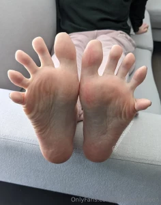 Milking for the rest of the day dm for vid calls chat sessions customs part 2