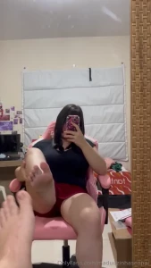 Comprei uma cadeirinha gamer nova amor imagina quantas poses vou poder