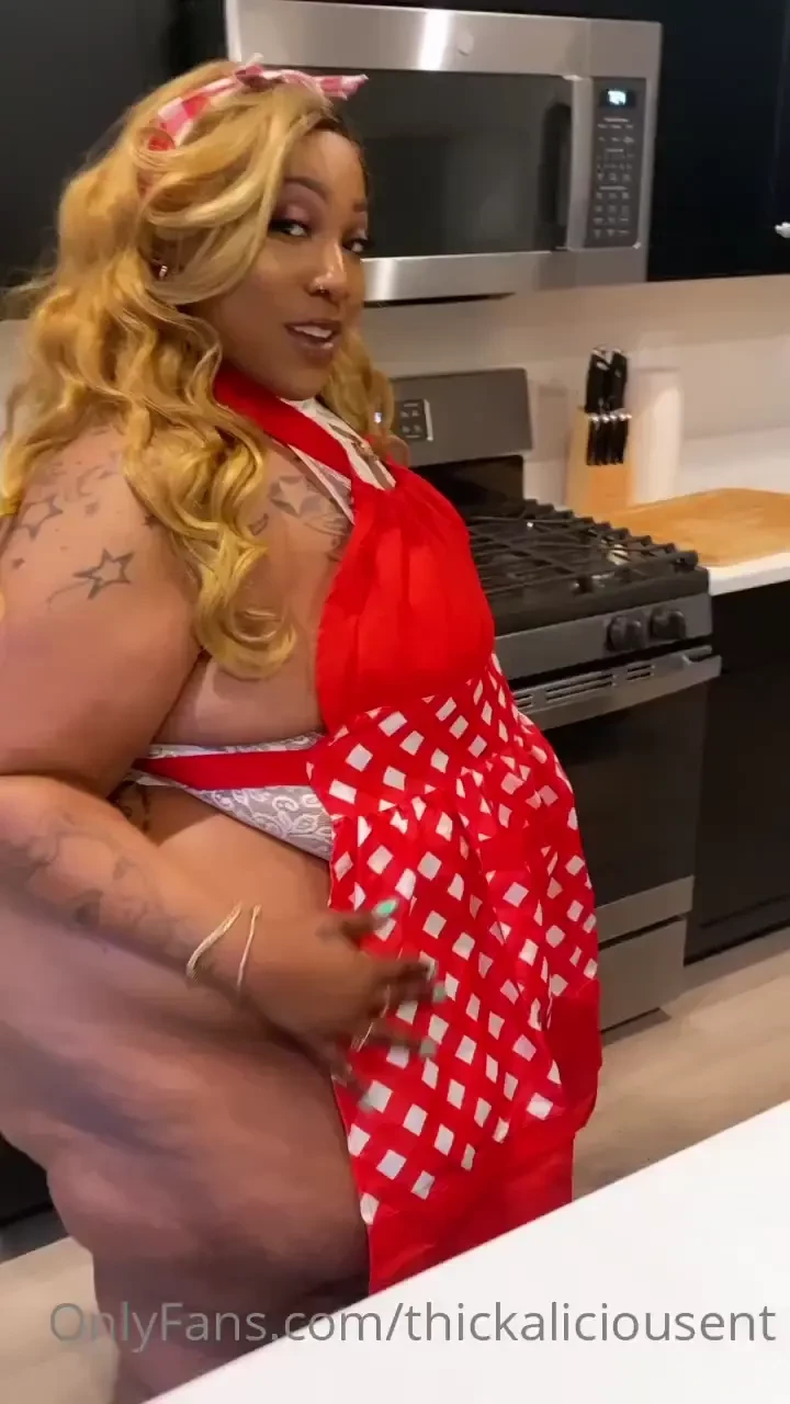 Which would u prefer cookies or cake longer video with pictures who 