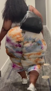 I can t help it everything jiggles when i walk part 1
