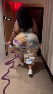 I can t help it everything jiggles when i walk