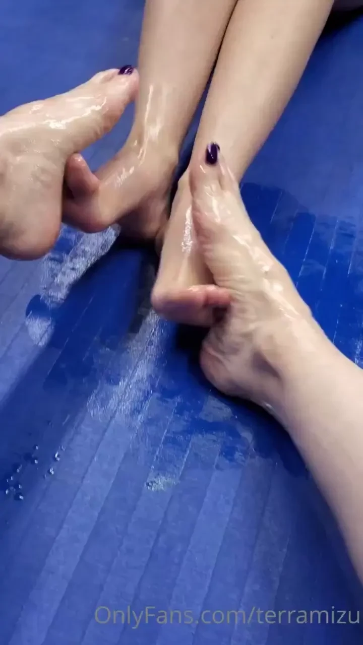 2min oily feet fight with gia love 