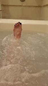 Video enjoyed a hot jacuzzi bath on my trip here s a video of my feet