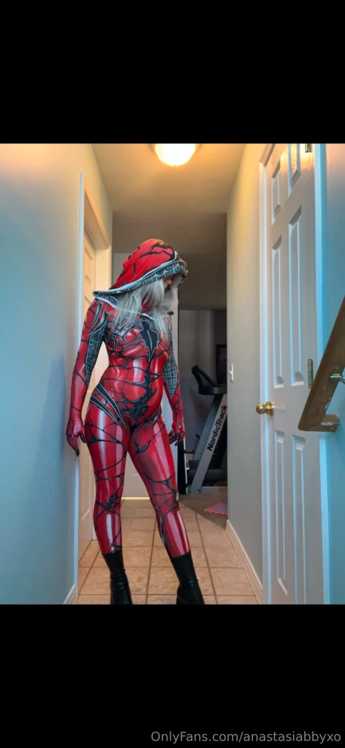 Kiss kiss dms are open 