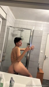 Un jour je vais casser ce miroir force de prendre des photos devant