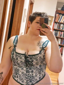 Should i do a lingerie try-on haul soon part 1