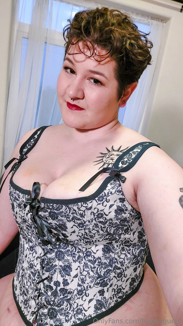 Should i do a lingerie try-on haul soon 