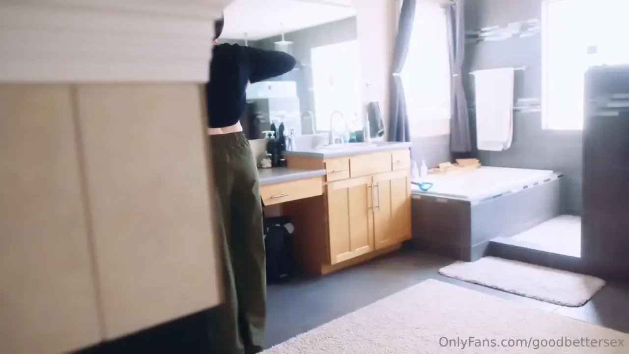 Watching stepmom showering onlyfans extended cut - another banger so 