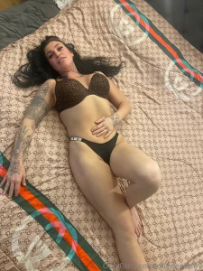 Coucou j ai une petite envie de m amuser ce soir si tu as envie d un part 1