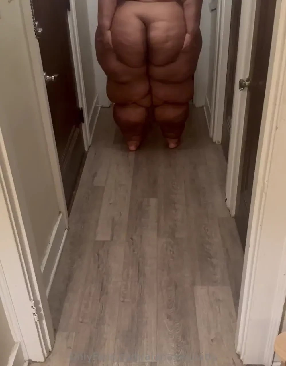 Walking around nekked 