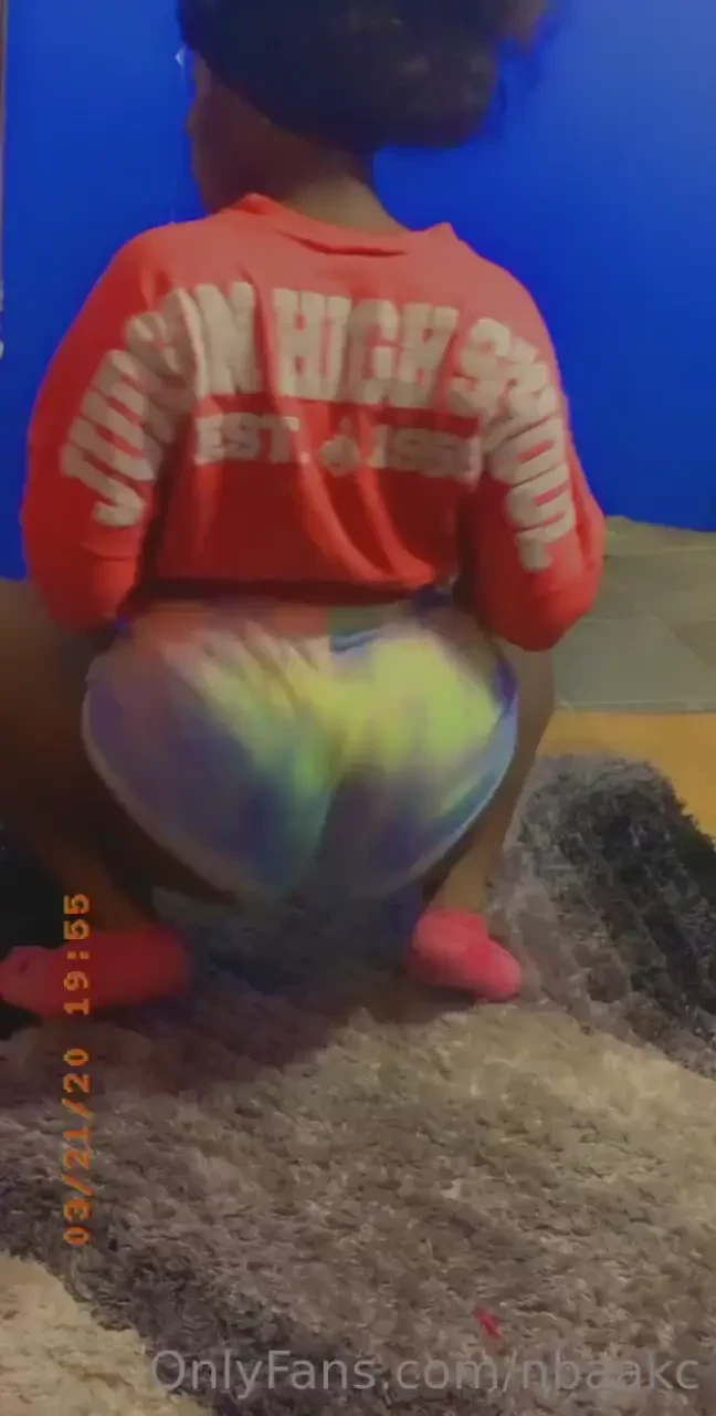 Lms you shake that ass 