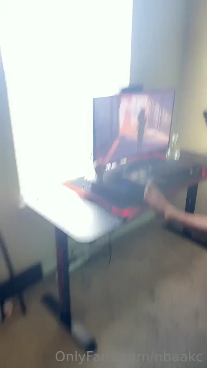What s your gammer tag ps4 what would you do if you walked in on me 