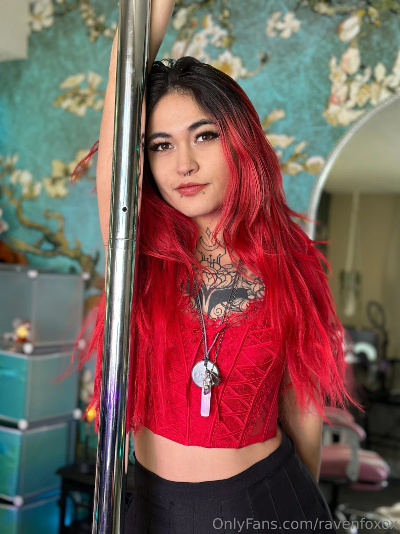 Wanna see my pole skills 