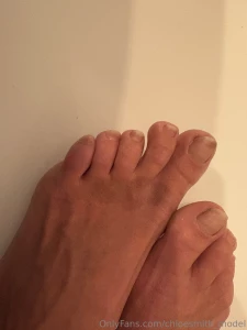 Some foot fetisch here part 1