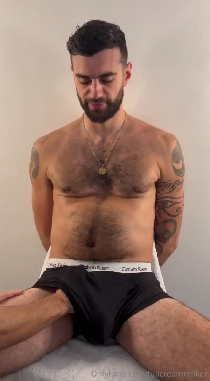 Bigboi_eli is 6 6 so while his dick looks big it s actually huge in 