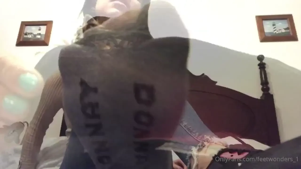 Sweaty feet humiliation- countdown check dm for full clip 