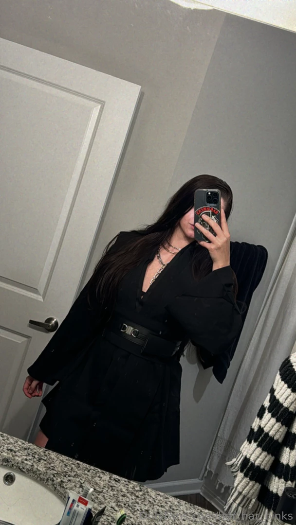 This was my first try of my sith baddie cosplay honestly feeling the 