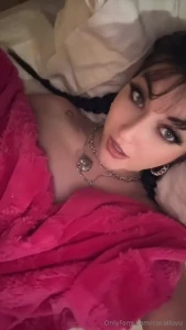Hey babe come say hi i feel lonely